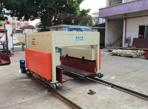 東莞直流(liu)運輸車